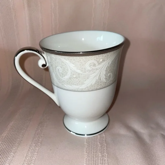 Narumi Bone China Nocturne Gold Coffee Mugs